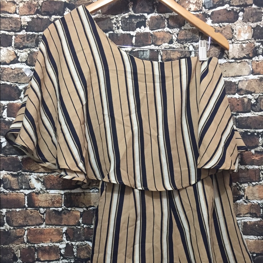 Runaway romper size 2 NWT